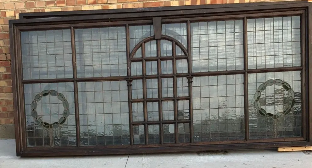 Each Oak Huge Mullioned & Leaded Stained Glass Window With Wreath 1