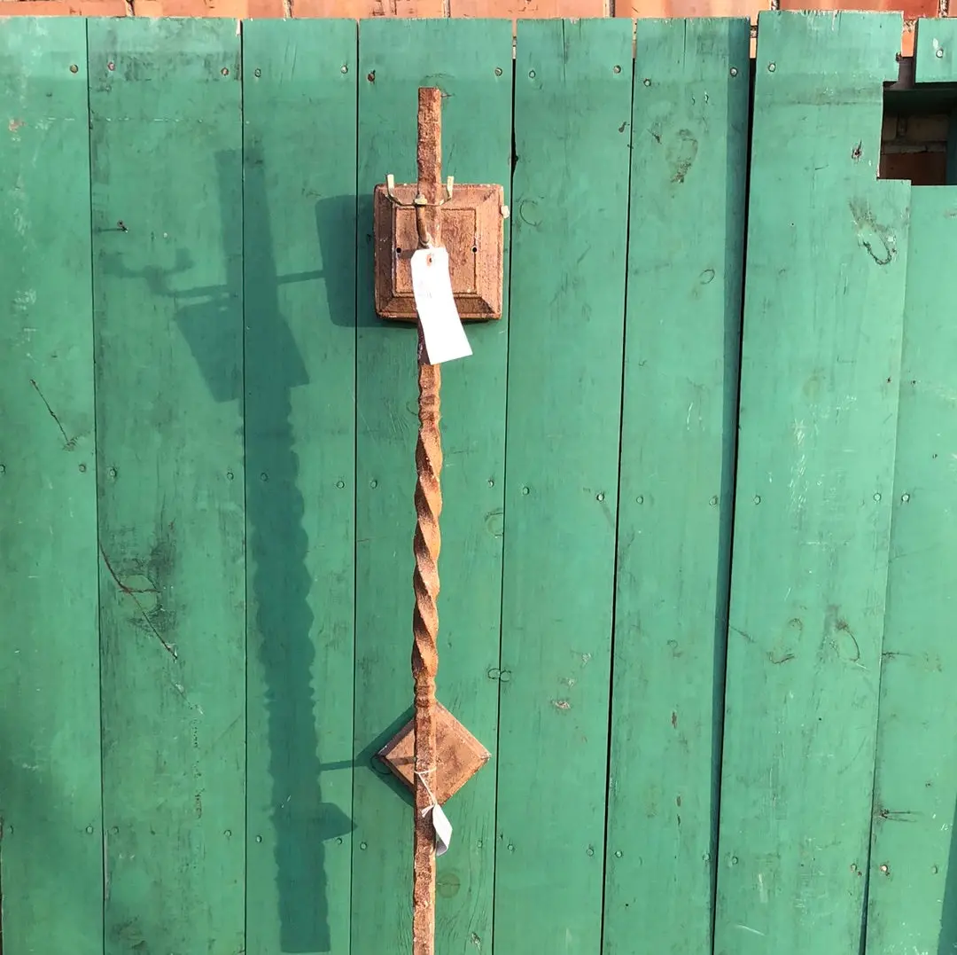 Tall Iron Rod Sconce 1