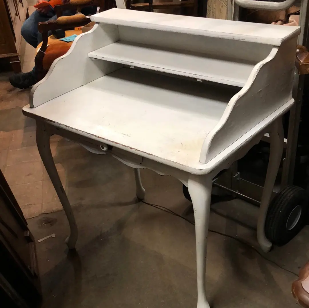 Small White Painted Queen Anne Foot Desk 1