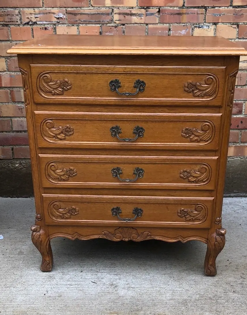 Medium Sized Oak Country French 4 Drawer Chest 1