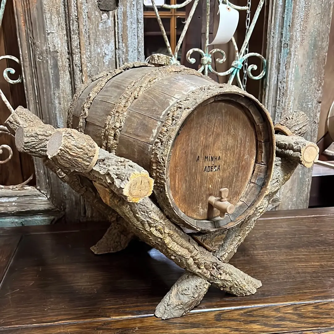 Barrel Decanter Set With Bark 1