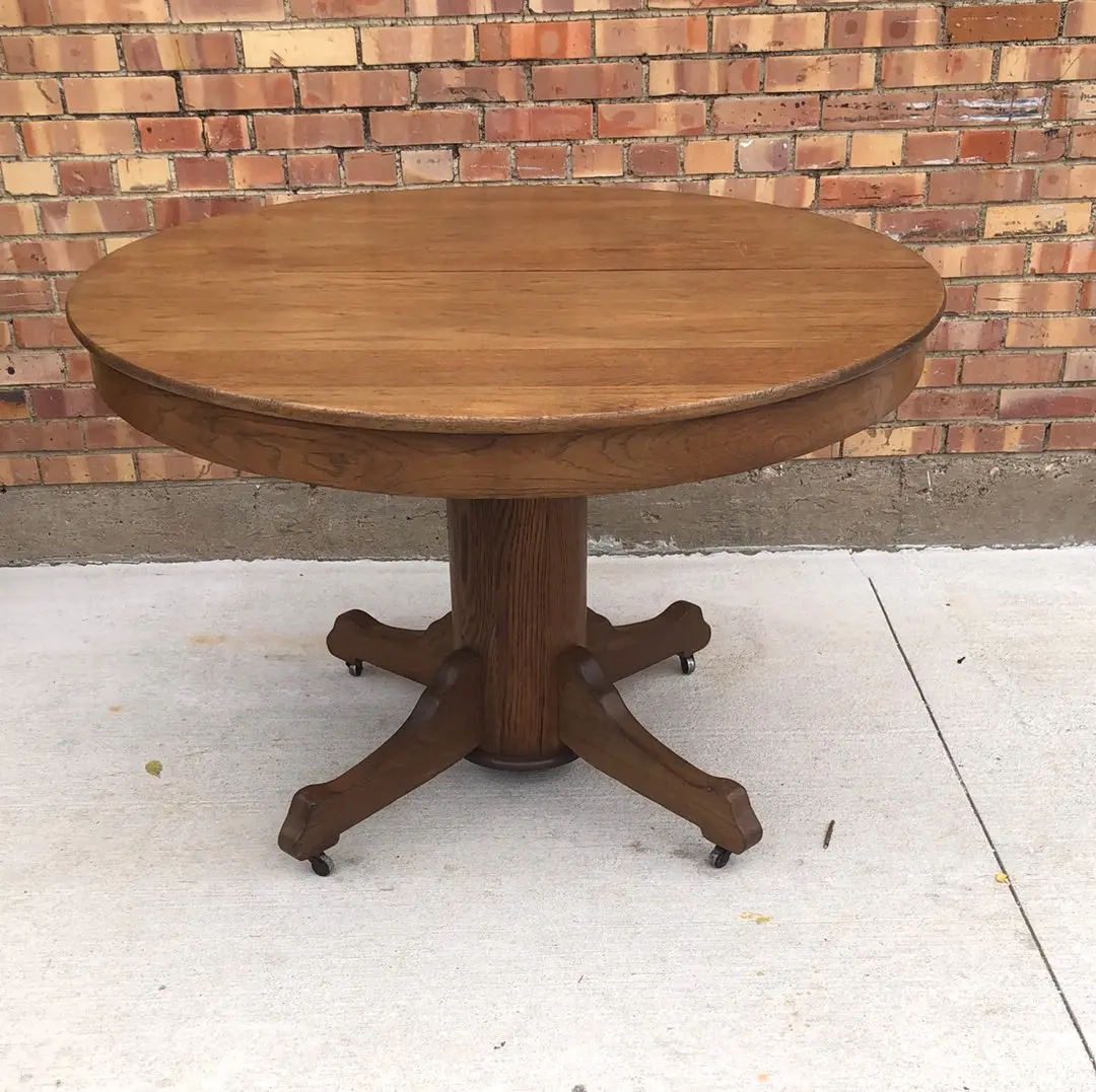 American Oak Round Pedestal Table "Hub Furniture Co., Ft. Worth, Texas" 1