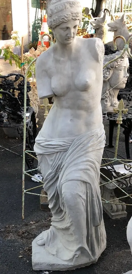 Large Venus Concrete Statue 1
