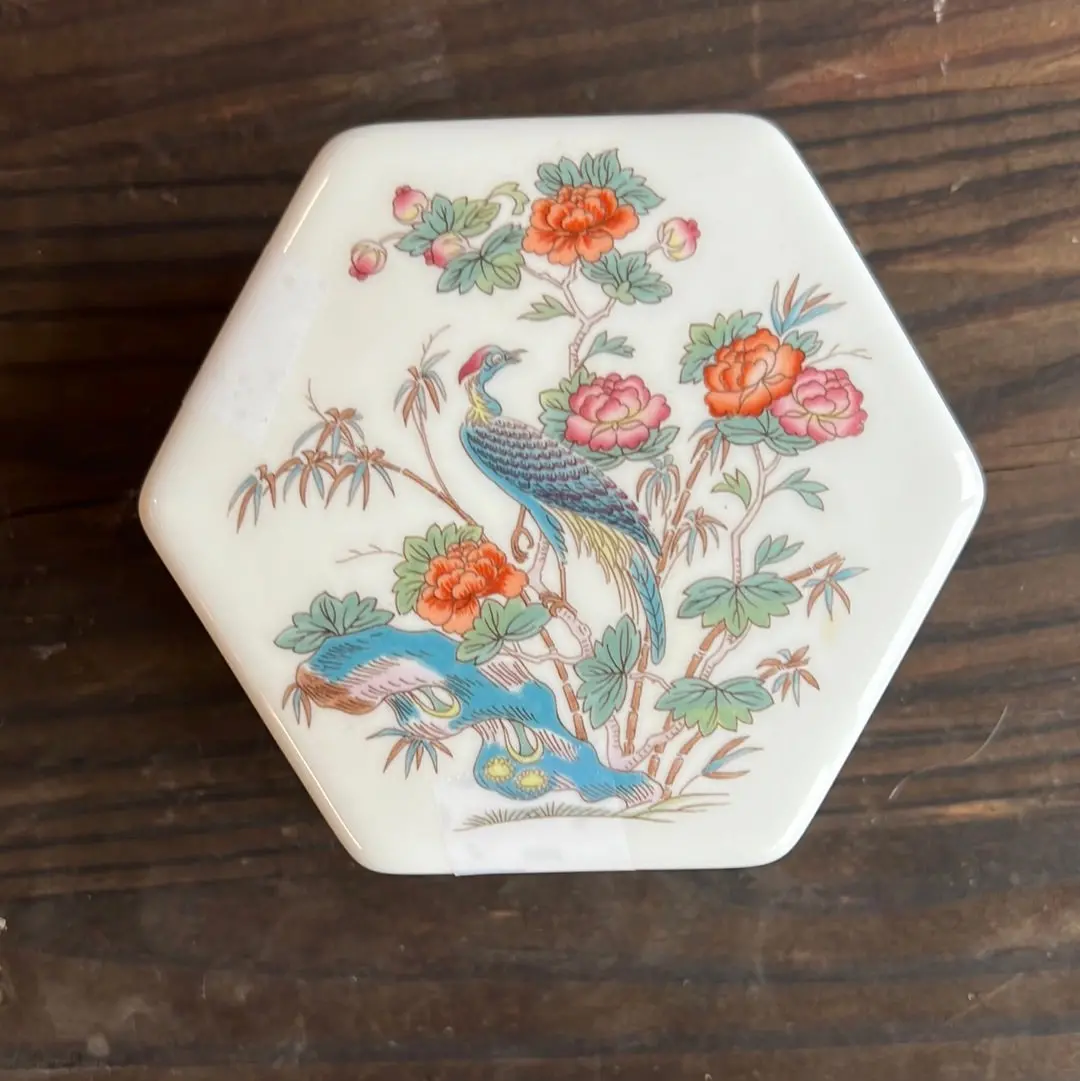 Small Wedgwood Hexagonal Box With Kutani Crane 1