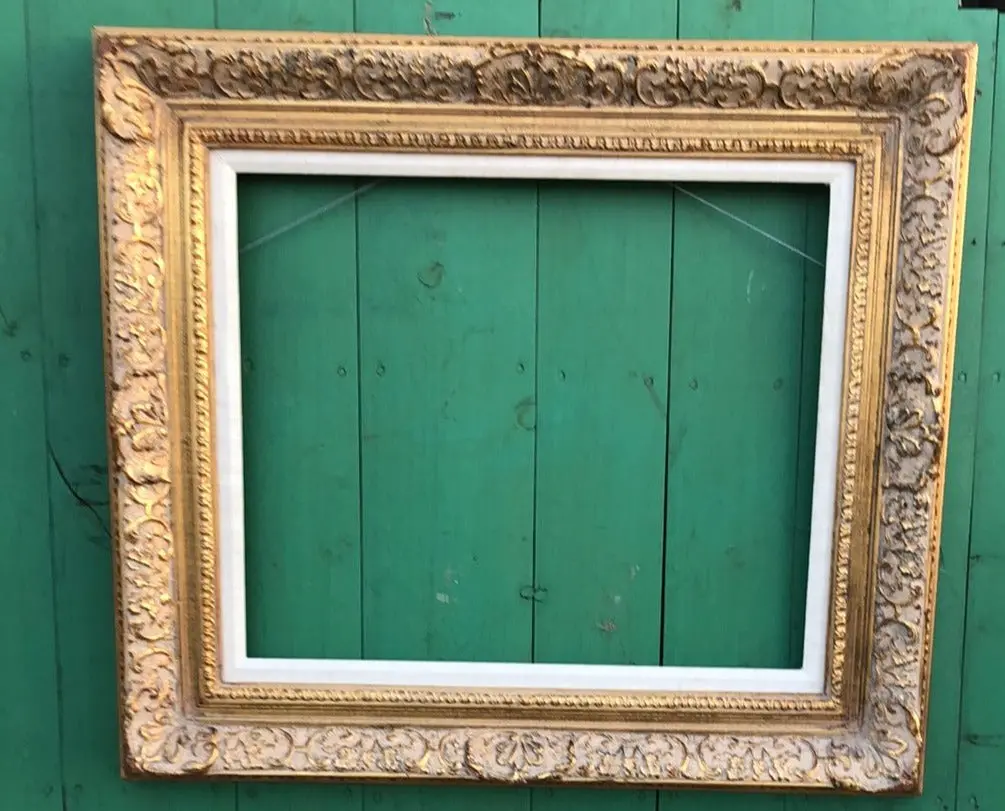 Whitewashed Gold Frame With Filet 1