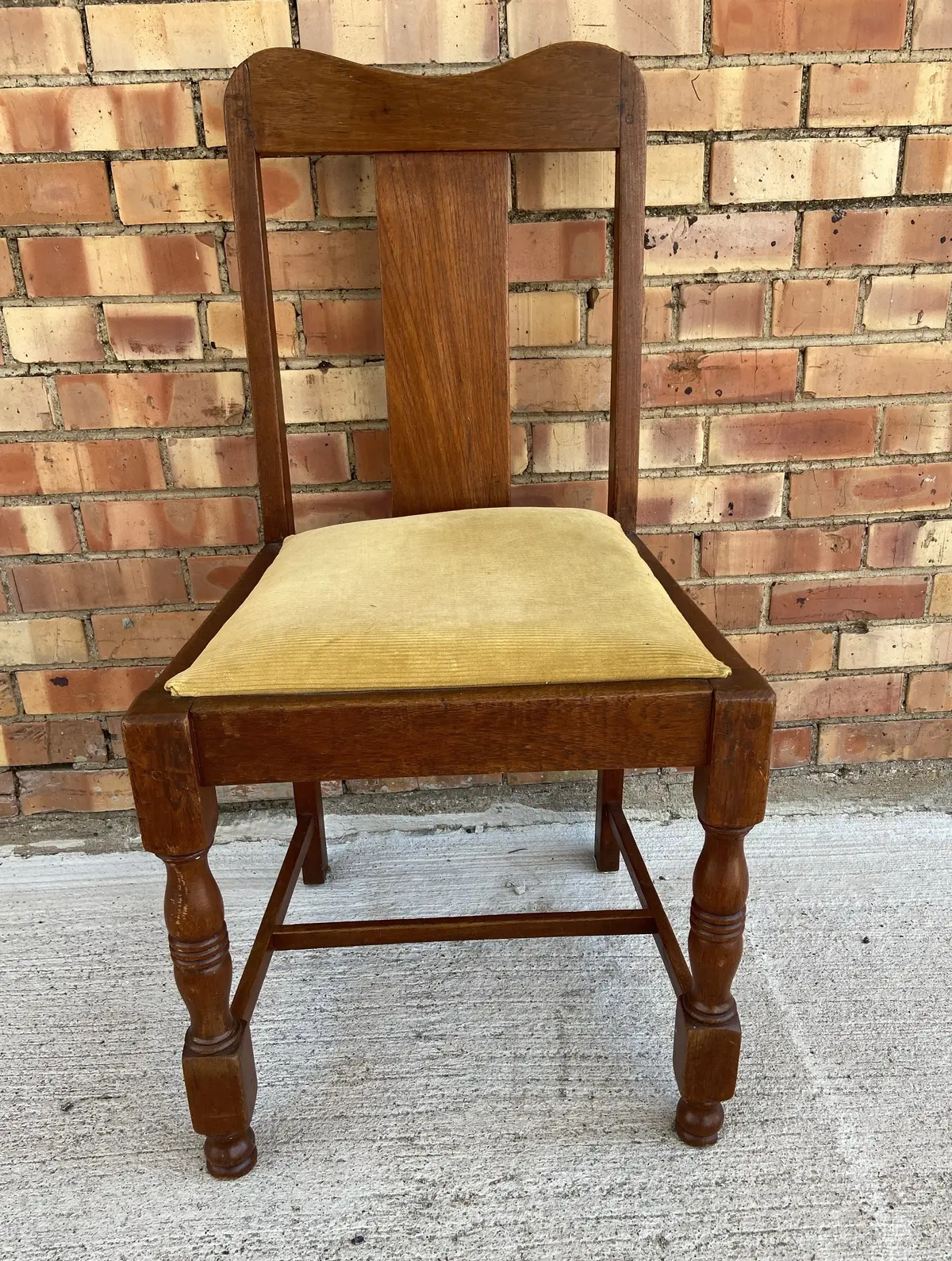 Chair With Yellow Upholstered Seat 1