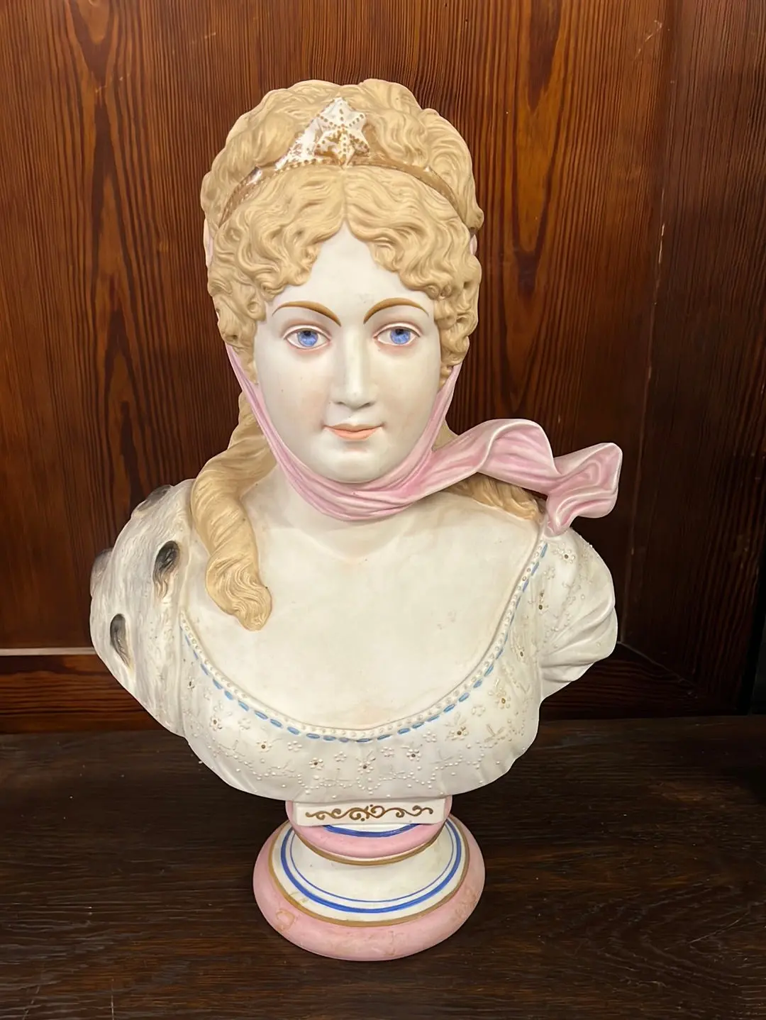 Pink And White Bust Of Jewish Lady - Bisque 1