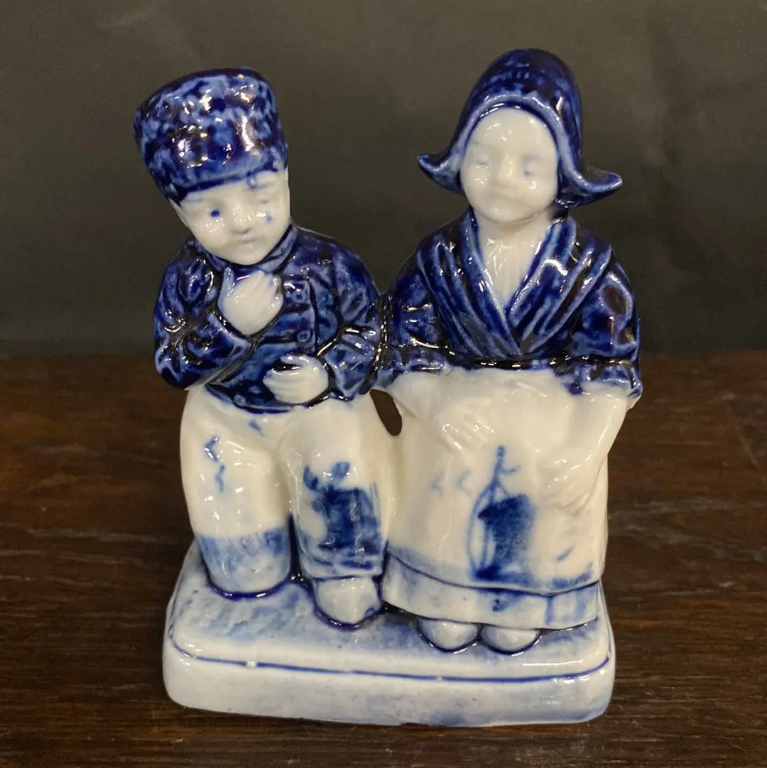 Delft Man And Woman Figurine 1
