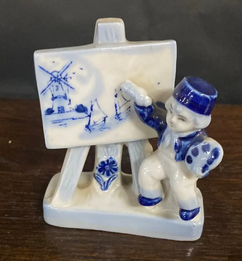Delft Painter Figurine 1