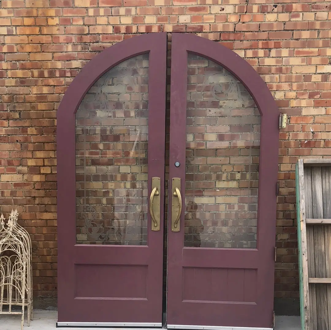 Pair Of Arched Oak Doors With Etched Glass 1