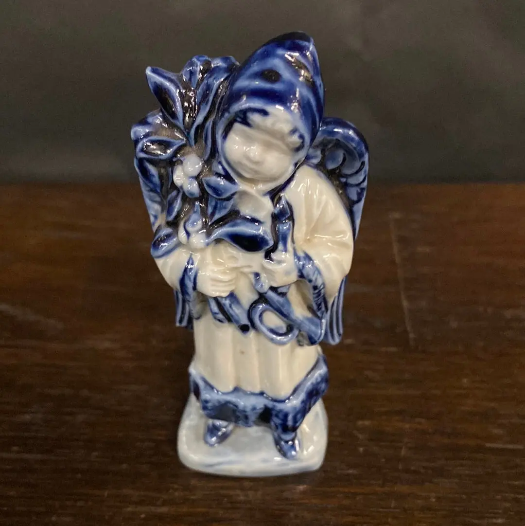 Delft Girl Angel With Basket Figurine 1