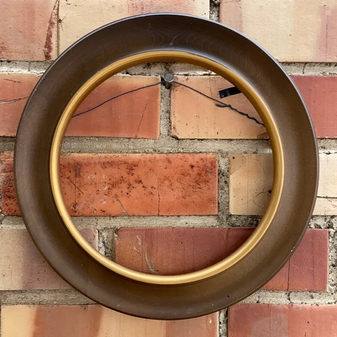 Round Wood Plate Frame 1