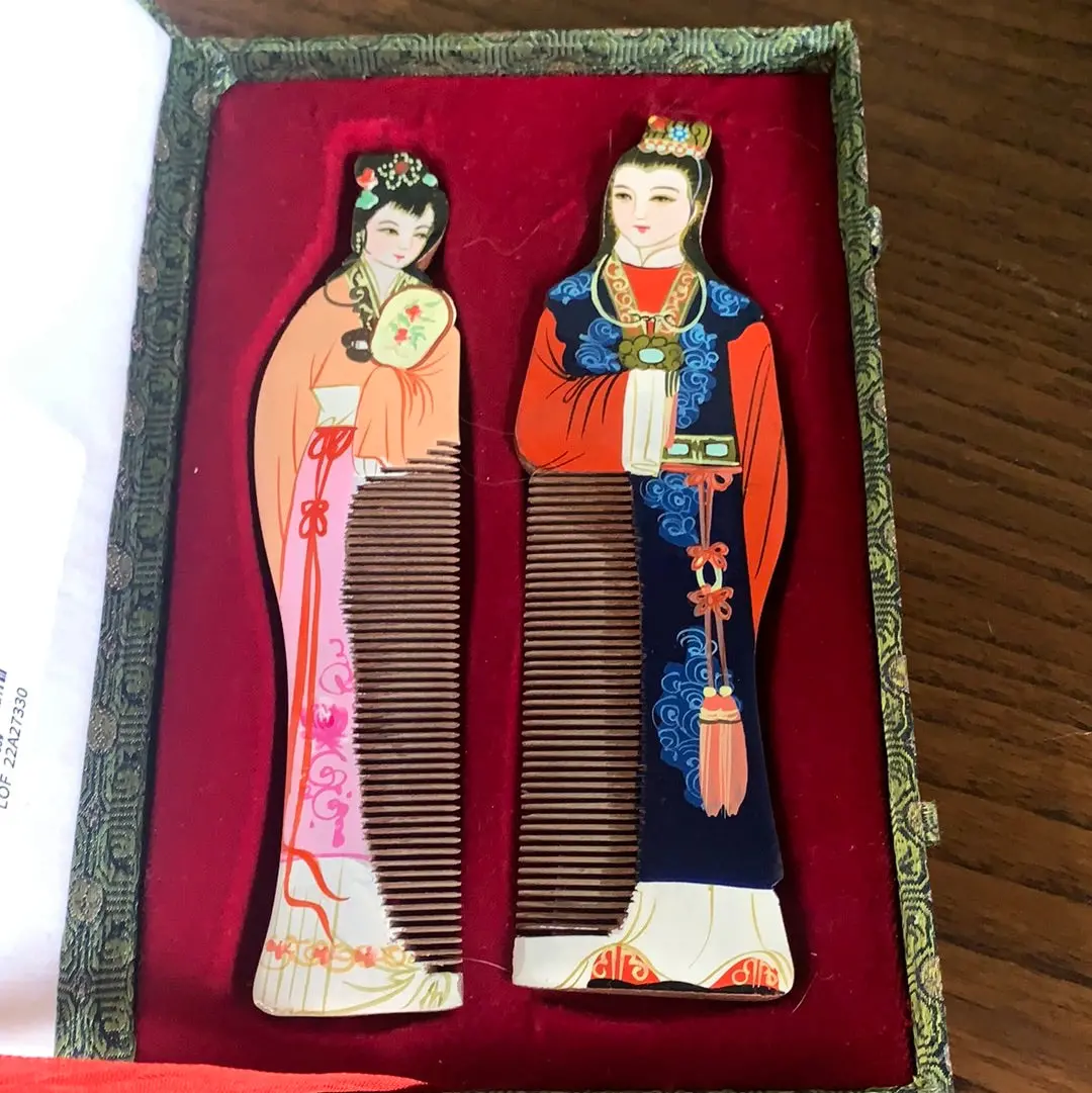 Chinese Combs With Painted Ladies 1