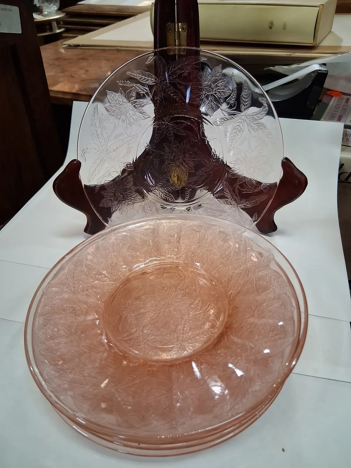 Set Of 7 Poinsettia Small Plates 1