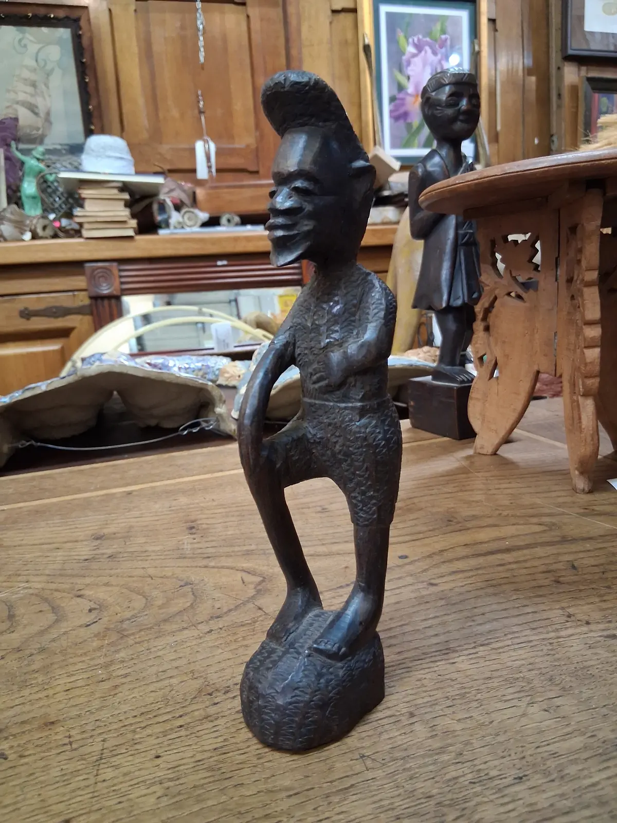 Small Carved Man With Raise Knee Figure 1