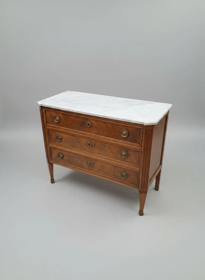 Louis Xvi Marble Mahogany Chest With Ring Pulls And Fluting 1