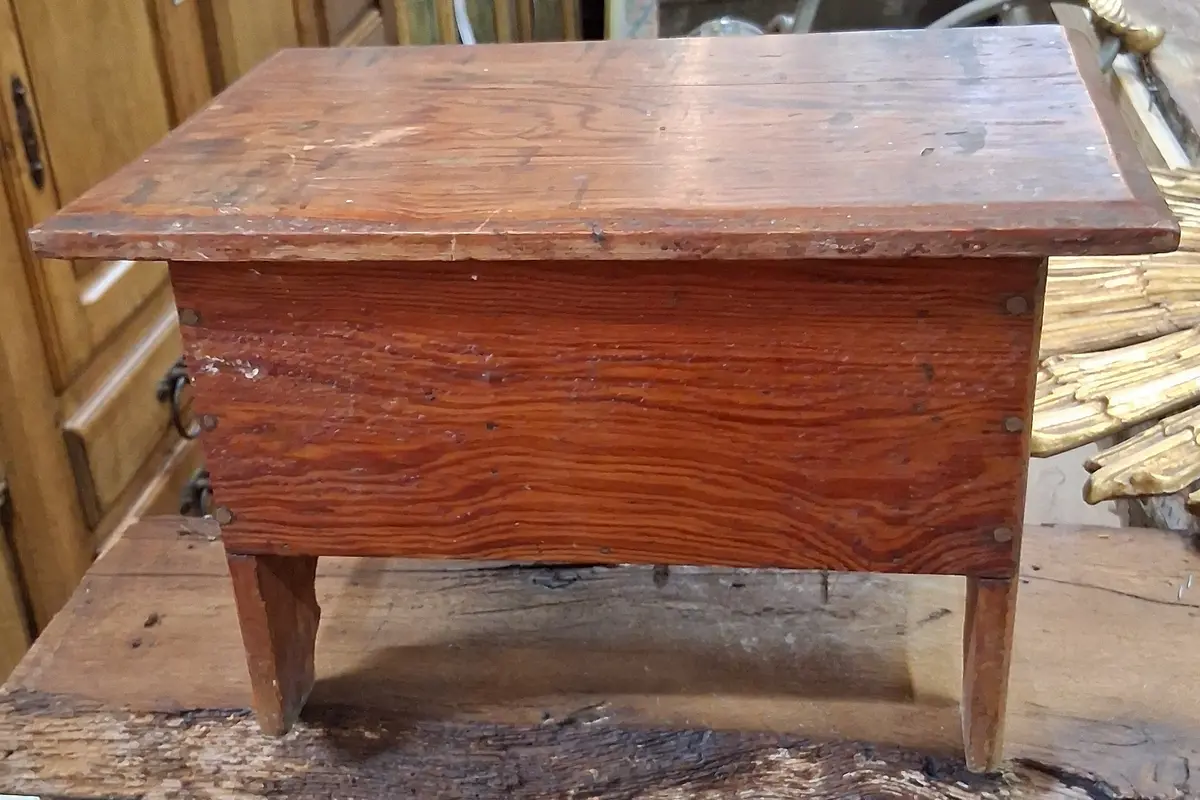 Small Pitch Pine Lift Top  Box Stool 1