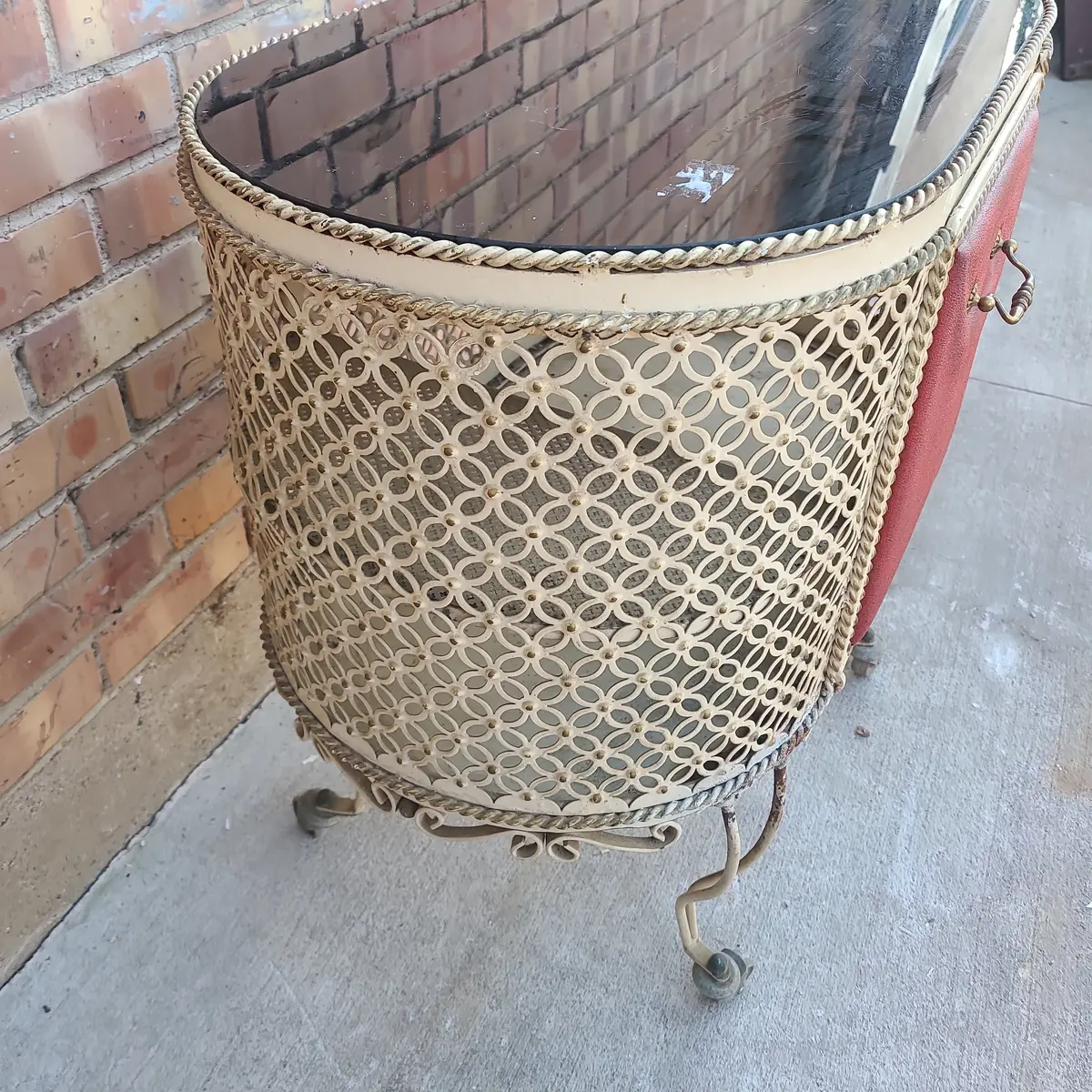 Deco Oval Metal Bar Cart 1