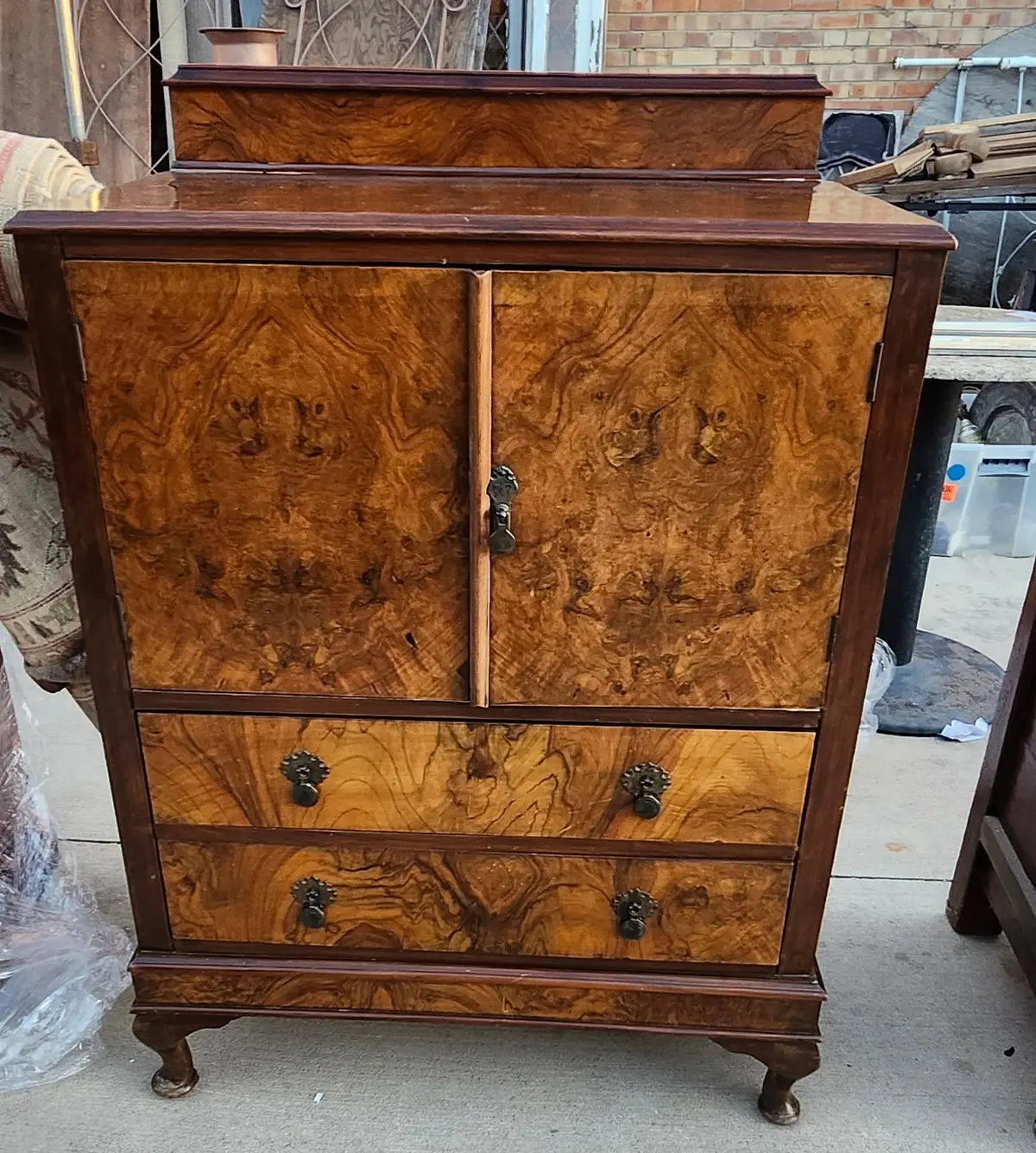 English Press On Chest Queen Anne 1