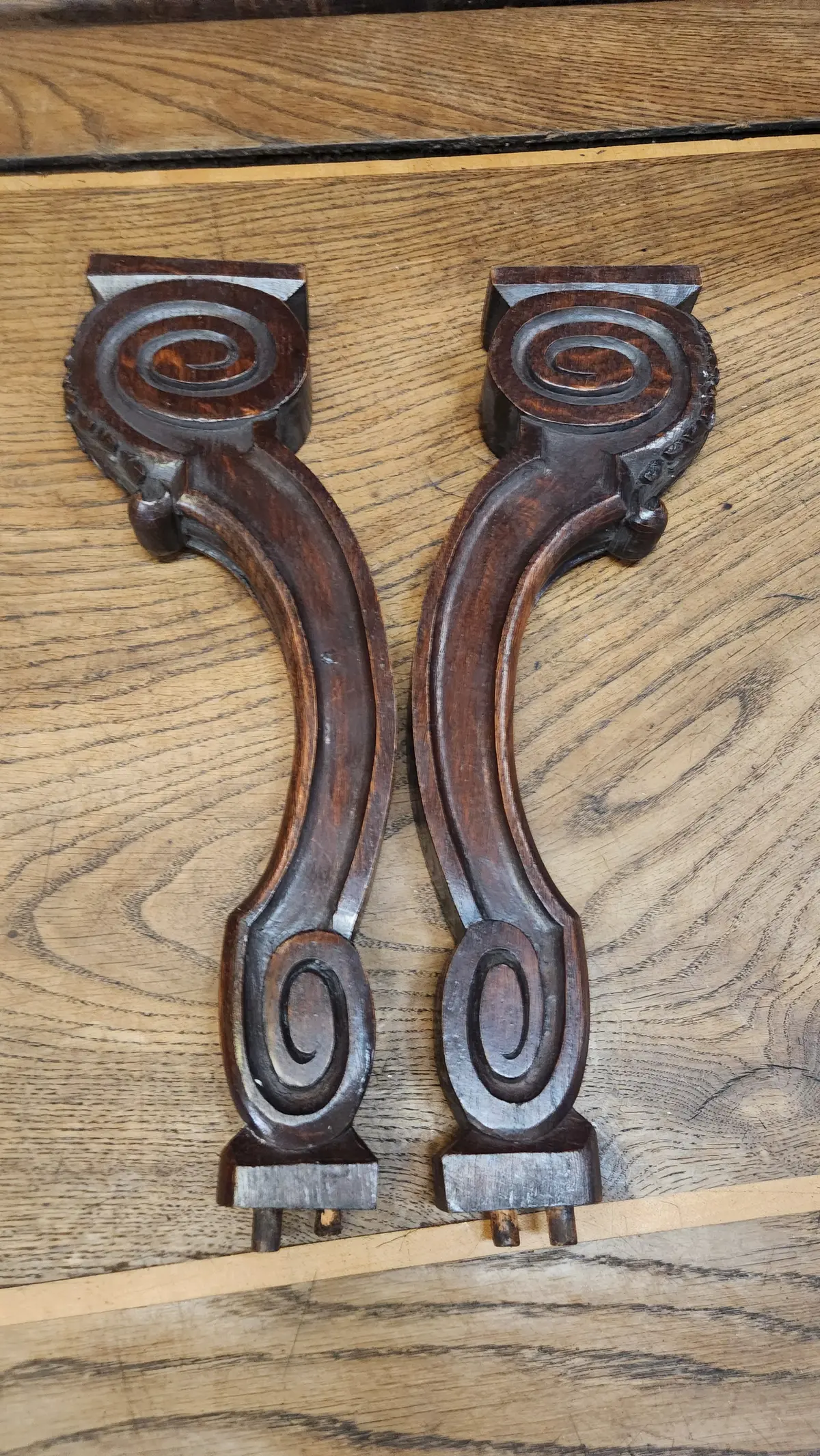 Pair Of Oak Carved Decorative Support Brackets 1