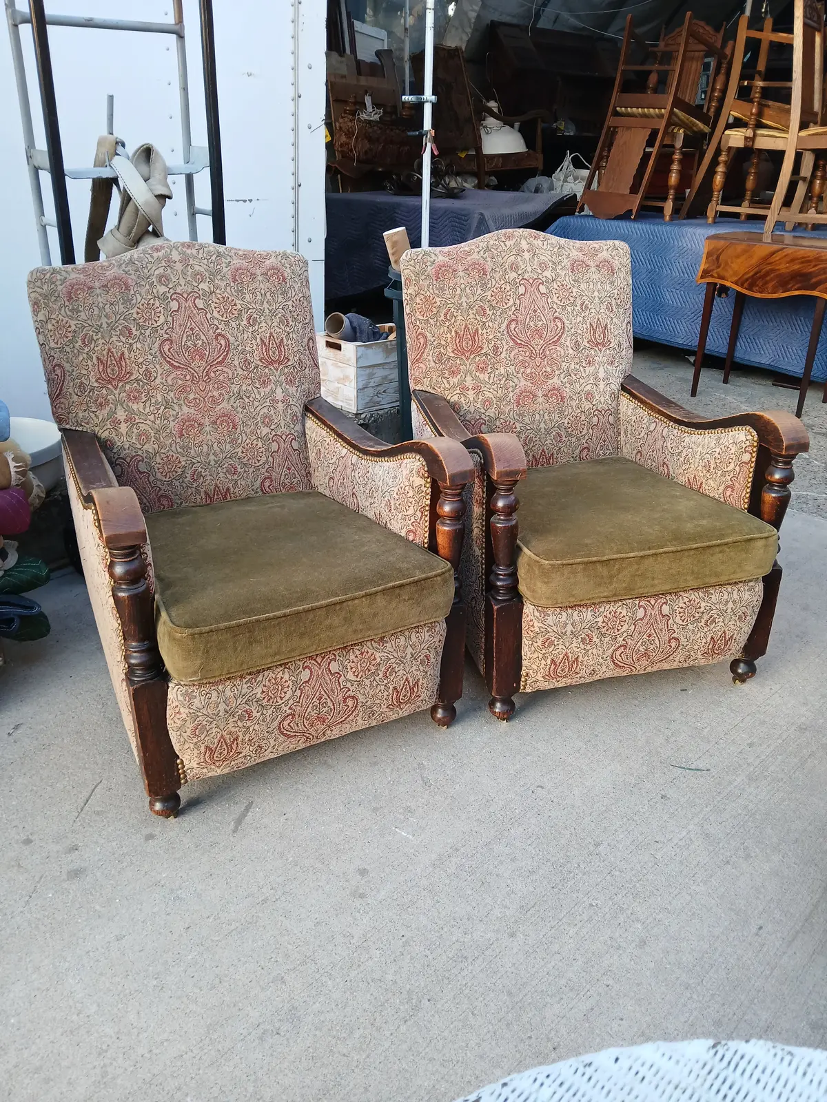 Pair Of English Oak Lounge Chairs 1