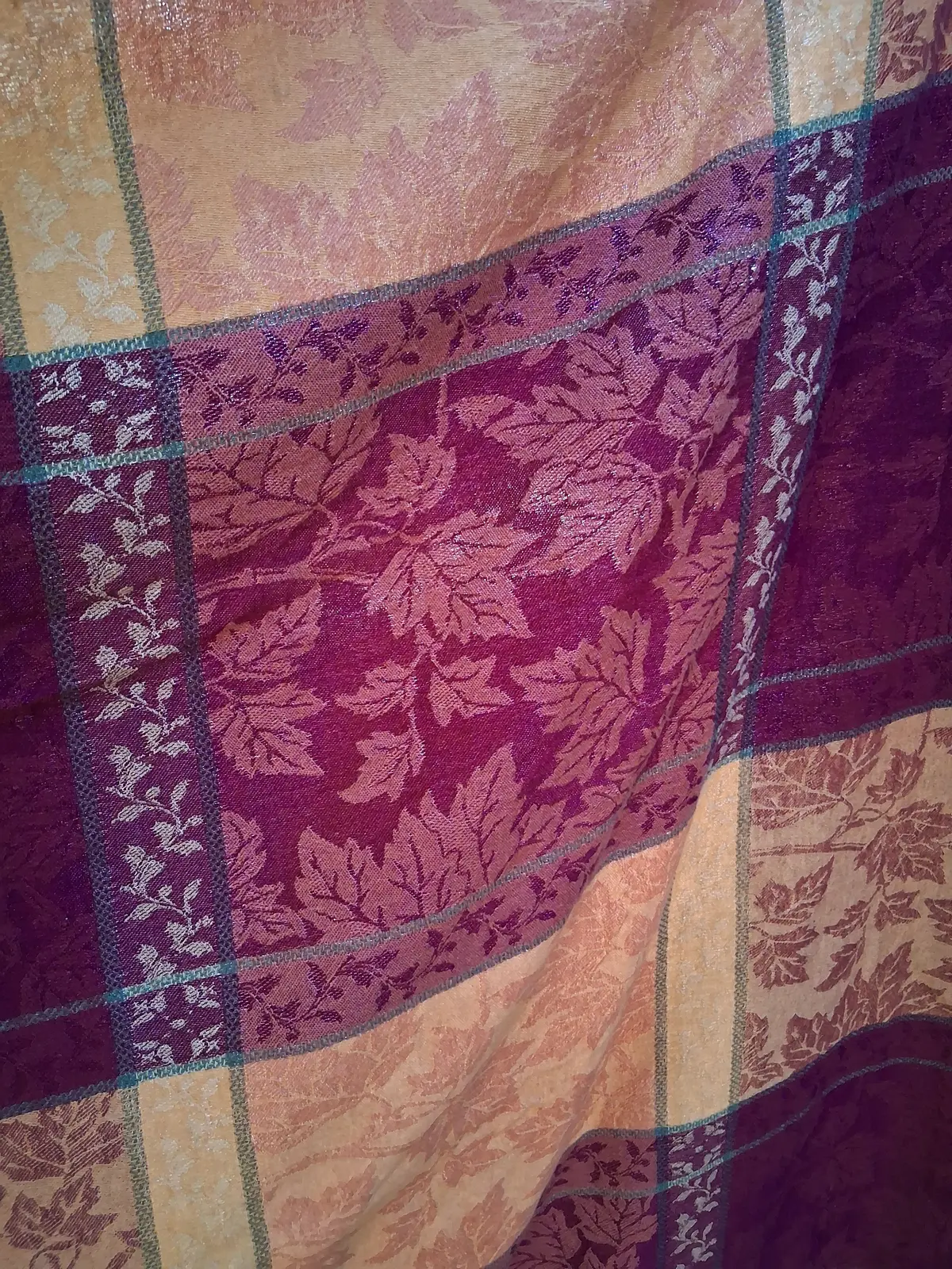 Large Rust And Burgundy Table Cloth With Leaves 1