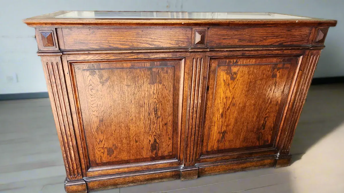 Small Oak Counter With Marble Insert 1
