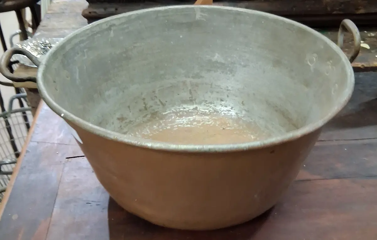 Large Copper Pot 1