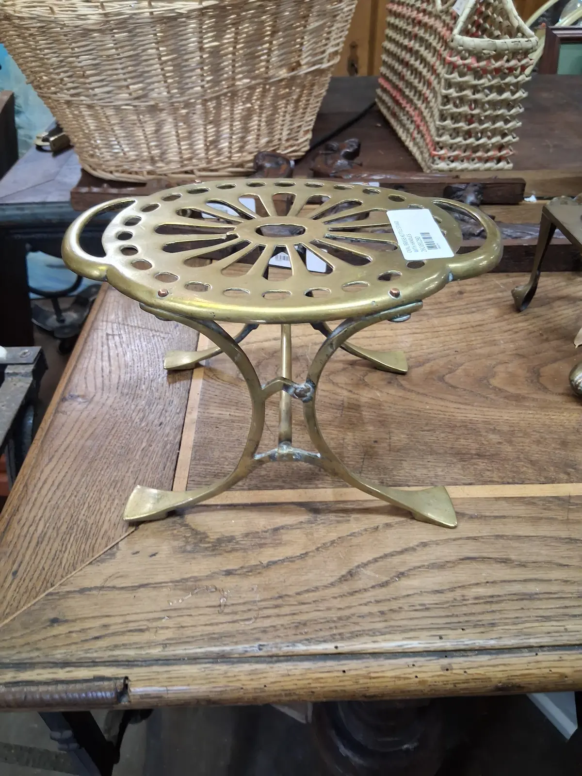 Oval Brass Kettle Stand With Handles 1