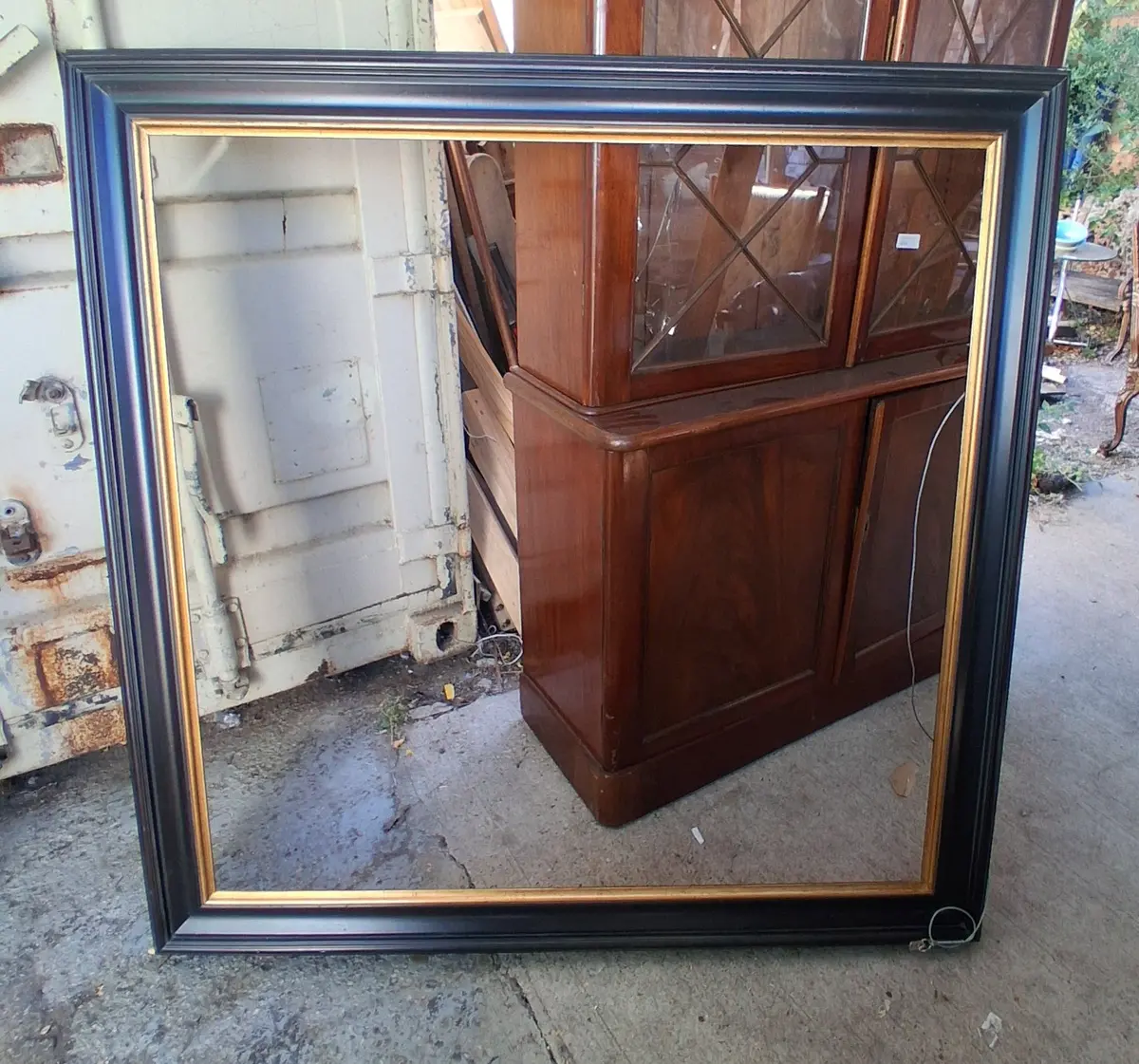 Large Black Frame With Gold Filet 1