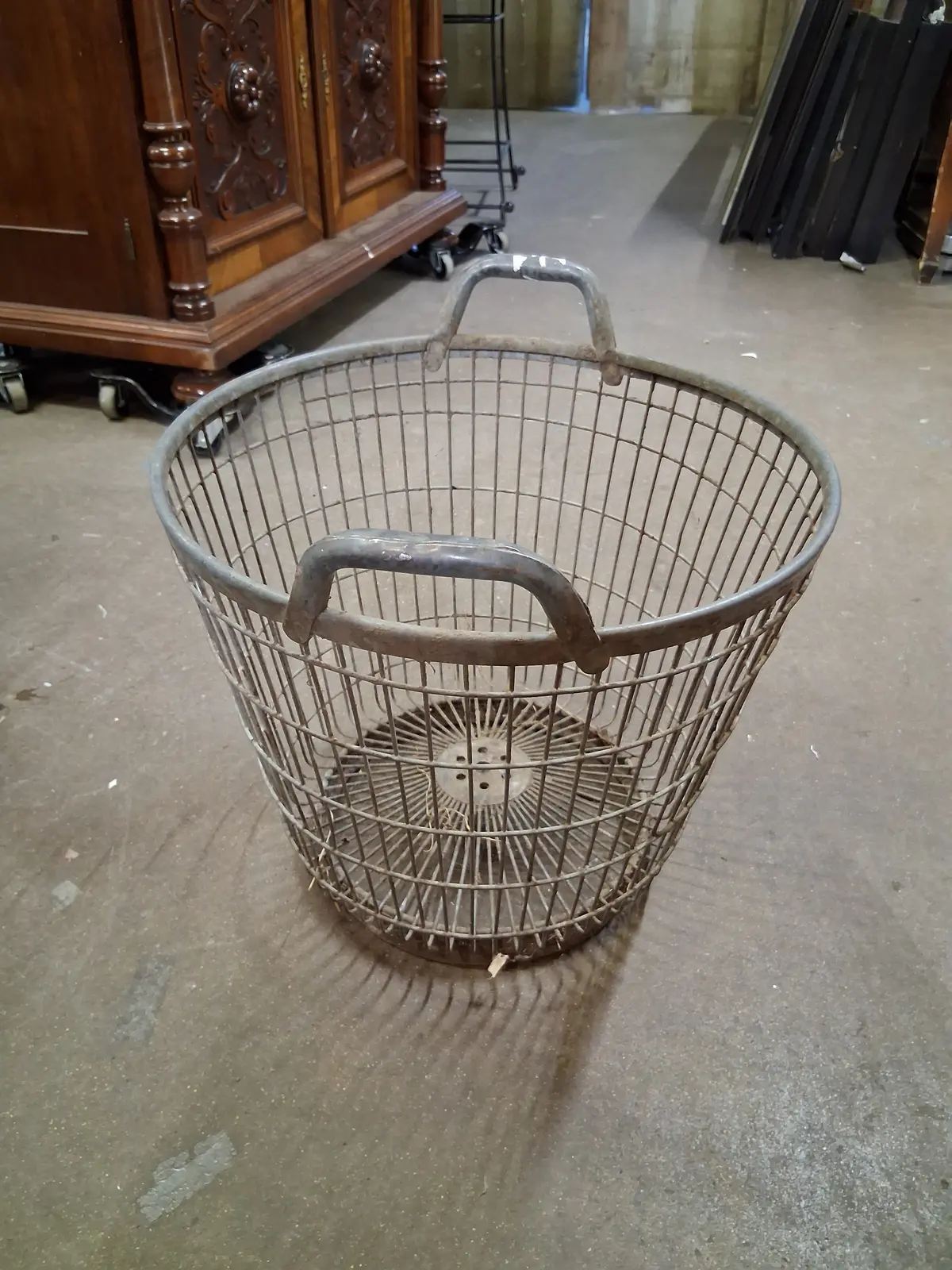 Metal Oyster Basket 1
