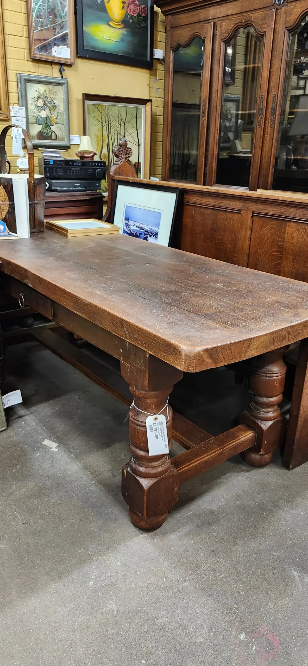 Large Thick Top Oak Table With Turnrd Legs 1