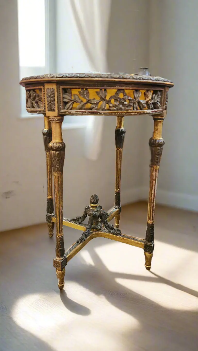 Round French Gilt Display Case Table/ Curio Cabinet 1