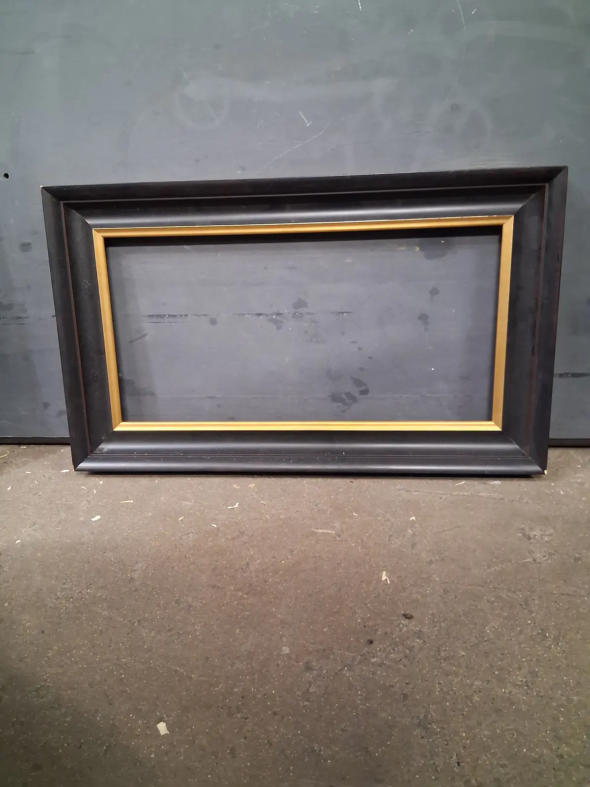 Black Frame With Gilt Filet 1