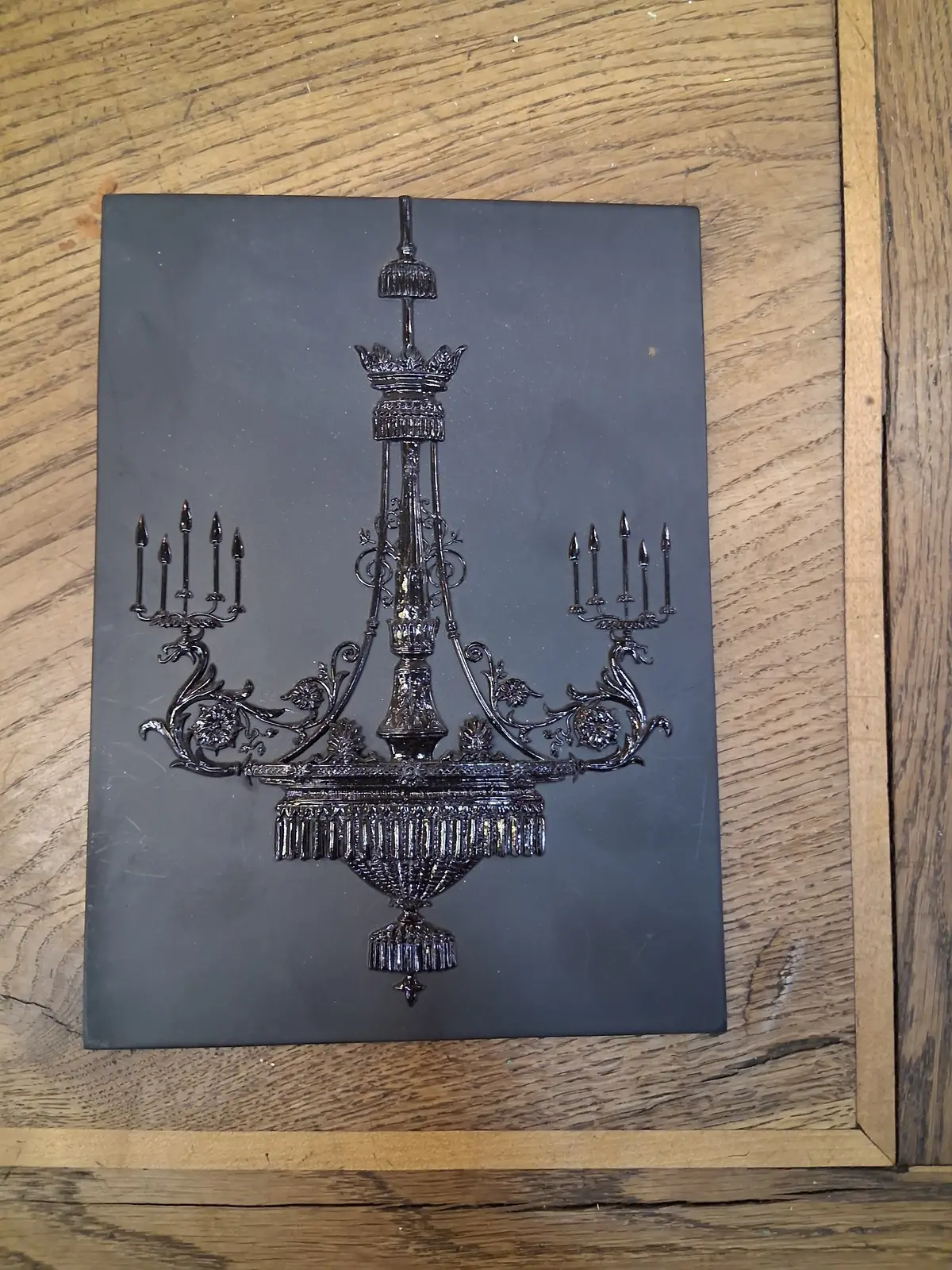 Small Resin Chandelier Plaque 1