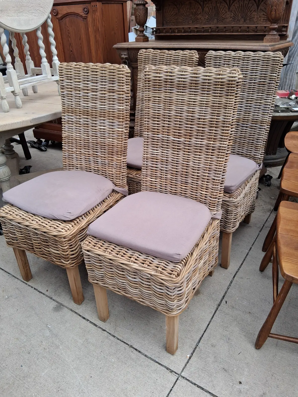 Set Of 4 Heavy Wicker Dining Chairs 1