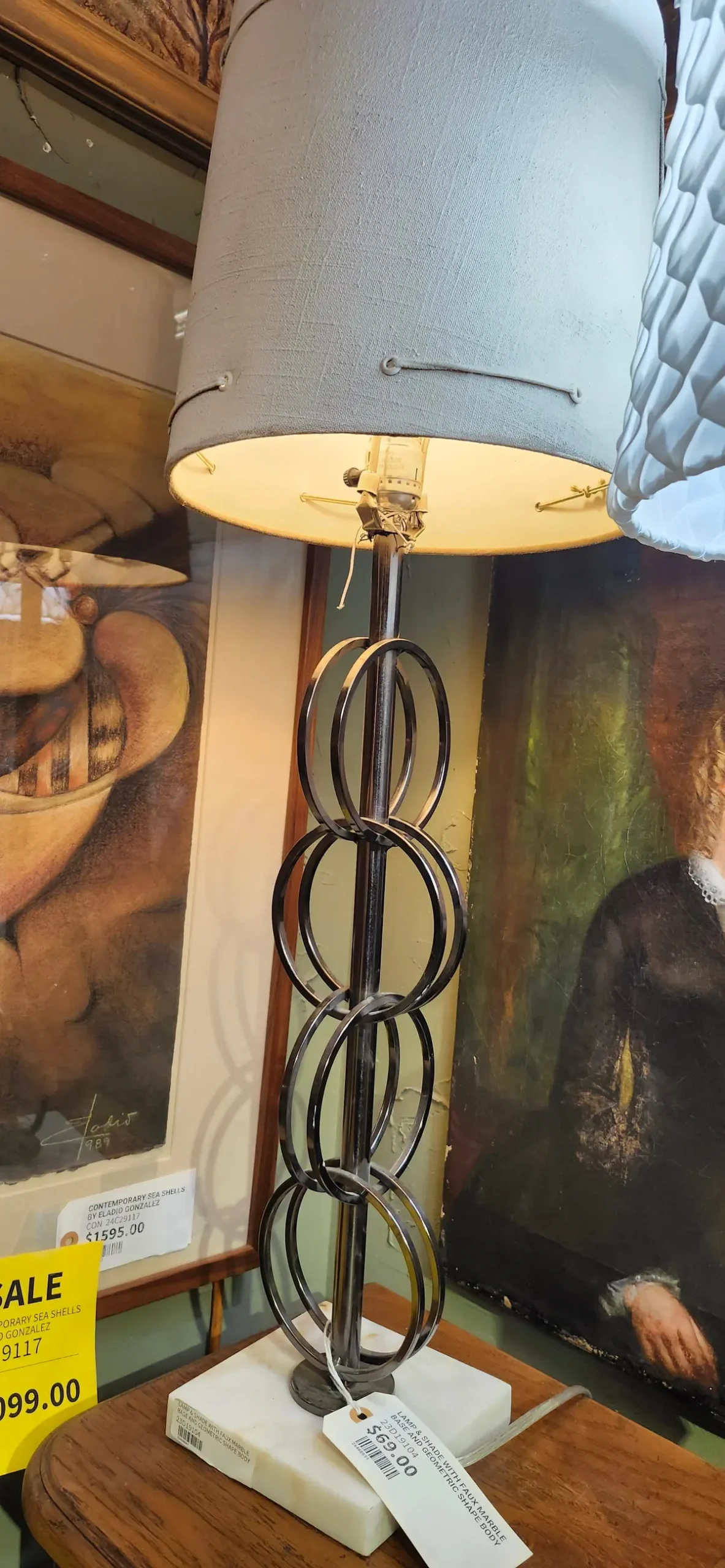 Lamp & Shade With Faux Marble Base And Geometric Shape Body 1