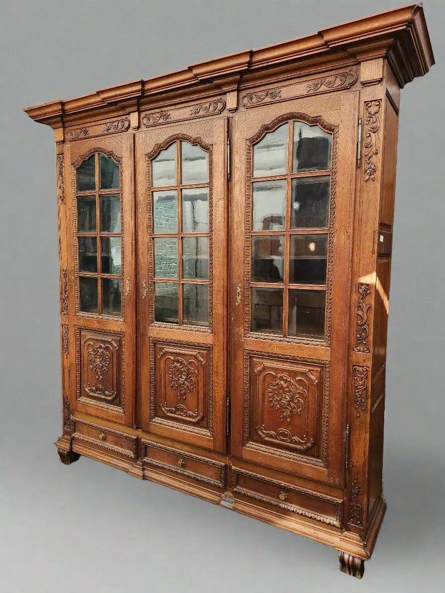 3 Door Oak Bookcase With Mullioned Doors 1