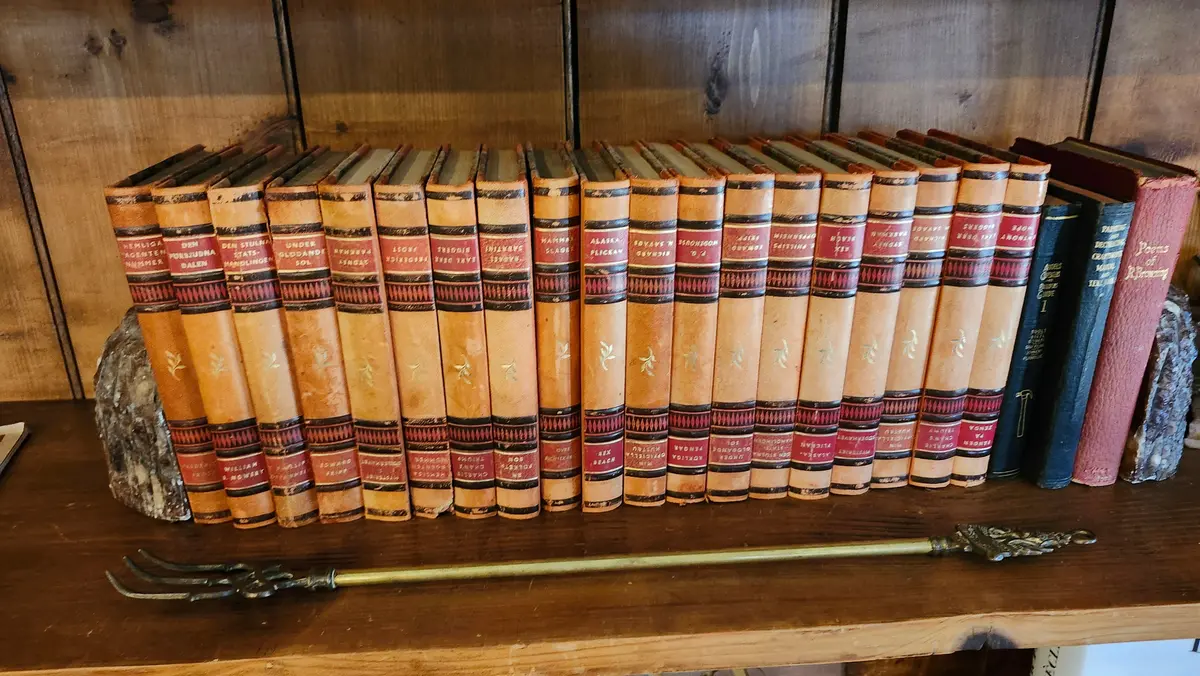 Small Leather Book 1 Of 19 1