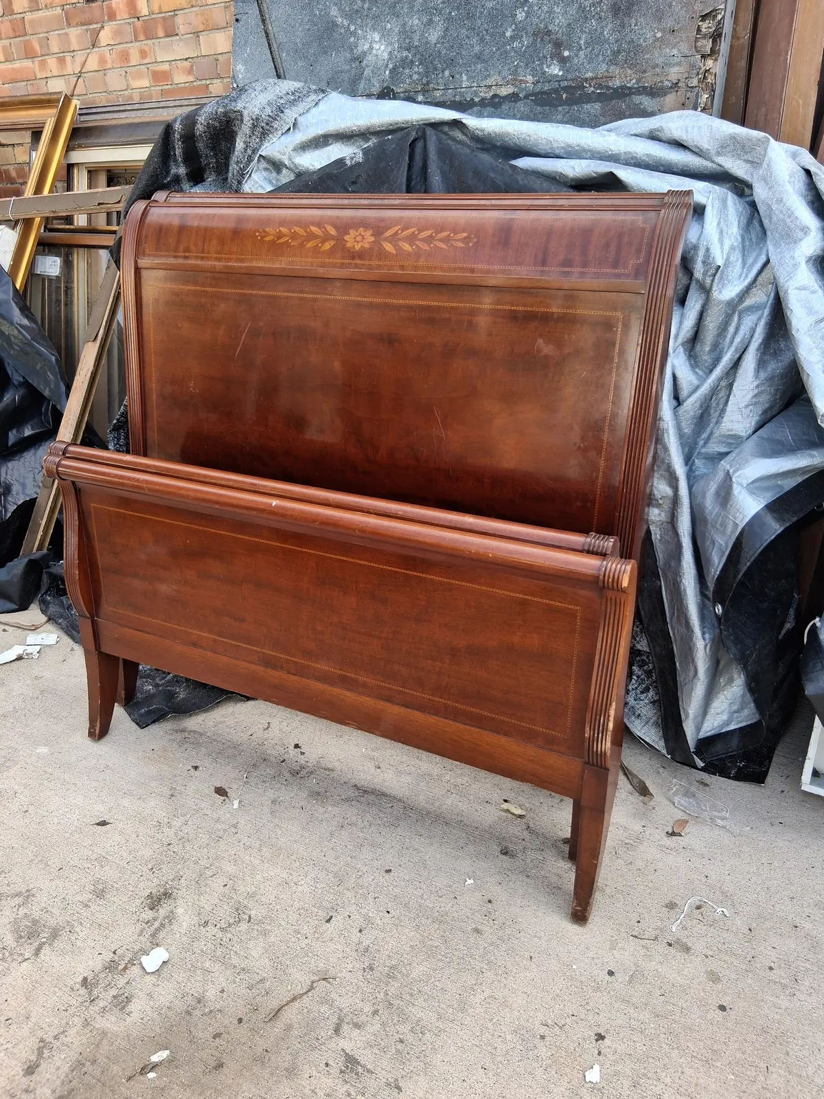 Pair Of American Federal Style Twin Beds - As Found 1